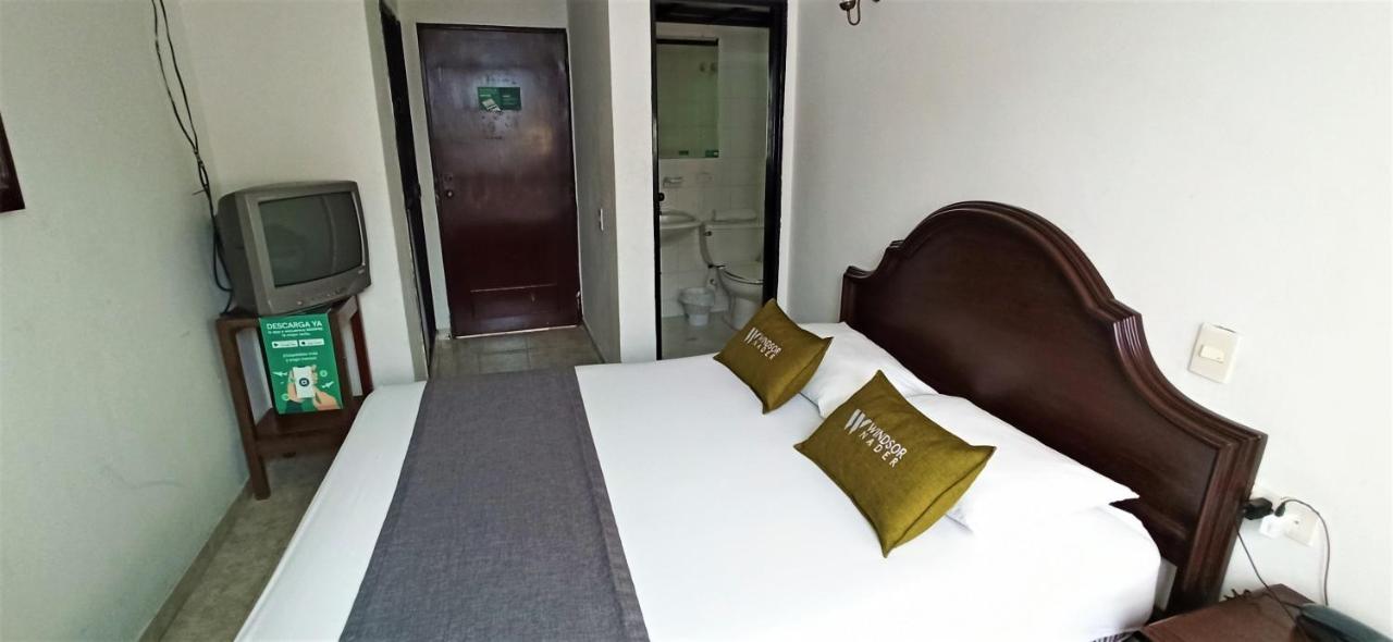 Hotel Windsor Plaza - Downtown קאלי מראה חיצוני תמונה