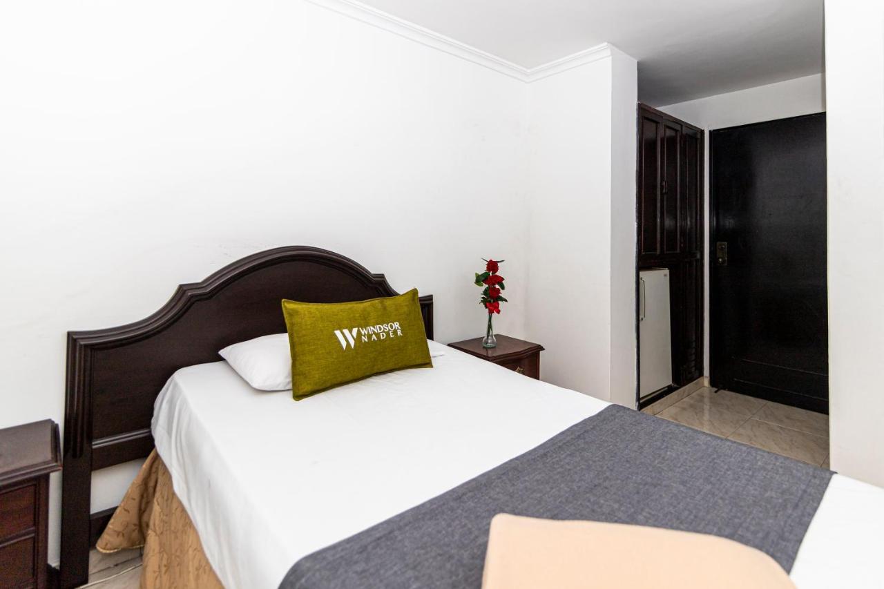 Hotel Windsor Plaza - Downtown קאלי מראה חיצוני תמונה
