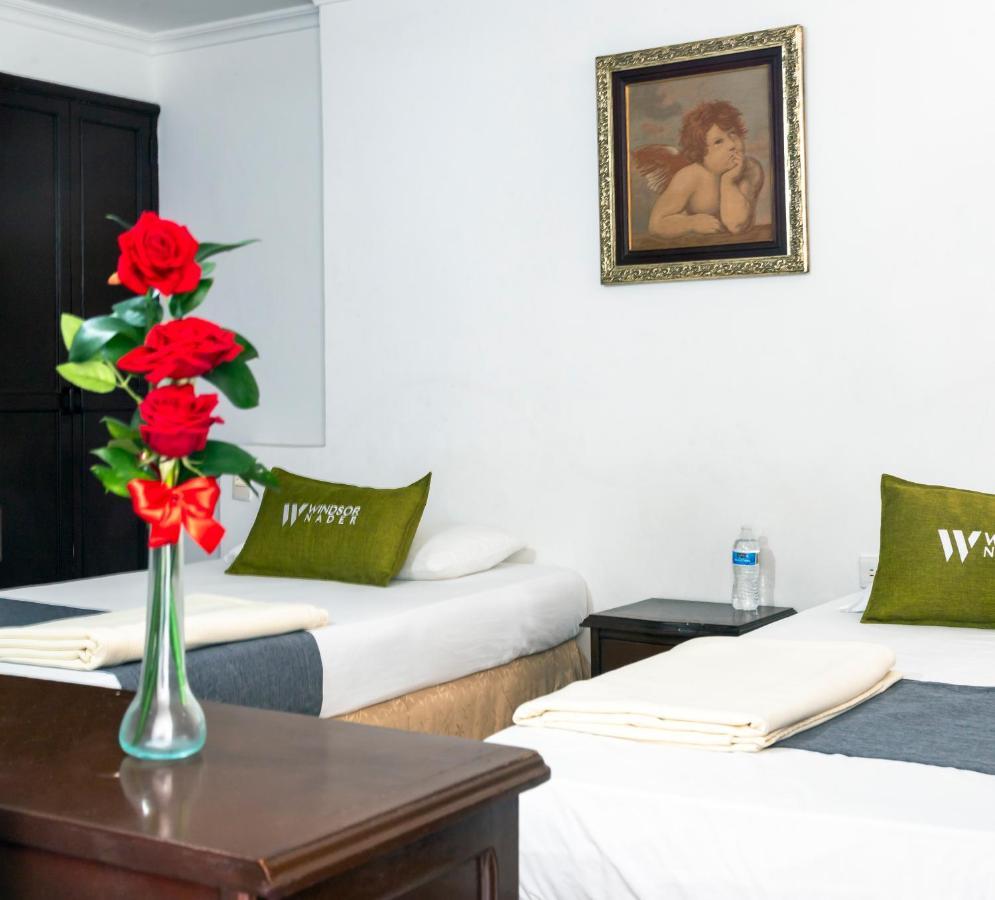 Hotel Windsor Plaza - Downtown קאלי מראה חיצוני תמונה