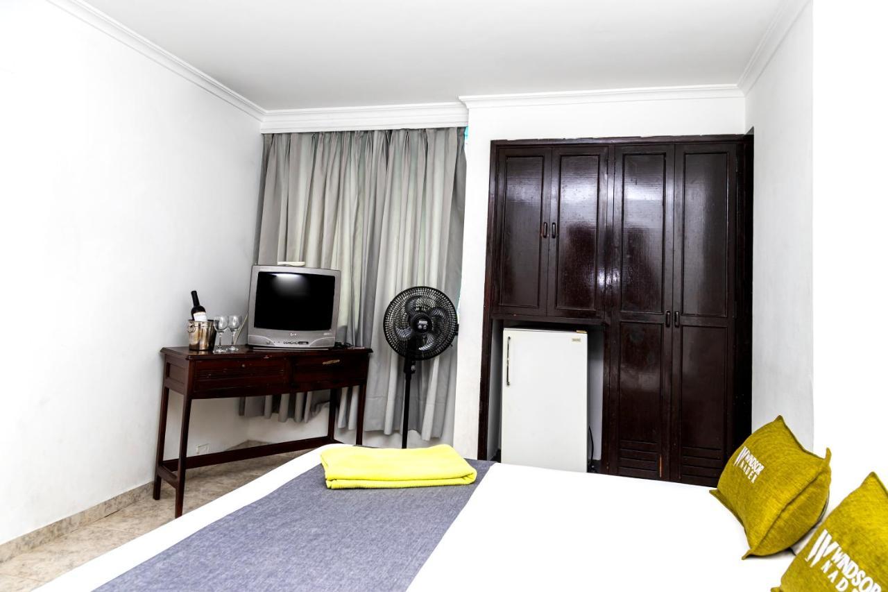 Hotel Windsor Plaza - Downtown קאלי מראה חיצוני תמונה