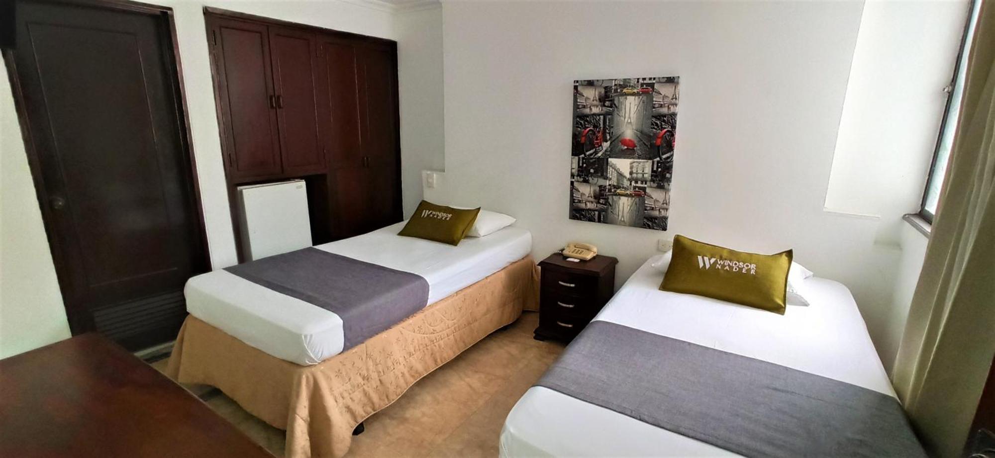 Hotel Windsor Plaza - Downtown קאלי מראה חיצוני תמונה