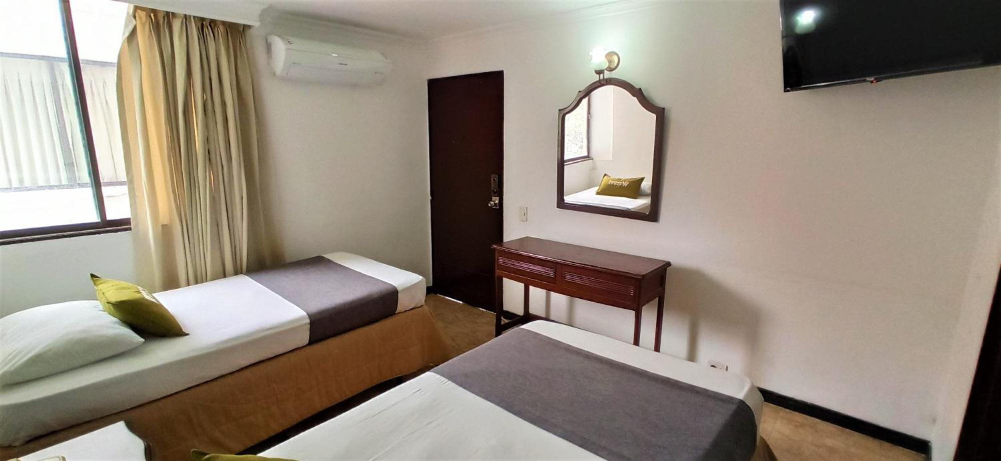 Hotel Windsor Plaza - Downtown קאלי מראה חיצוני תמונה